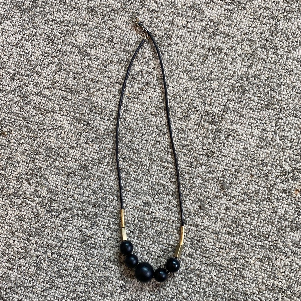 ANN TAYLOR Wooden bead and leather necklace